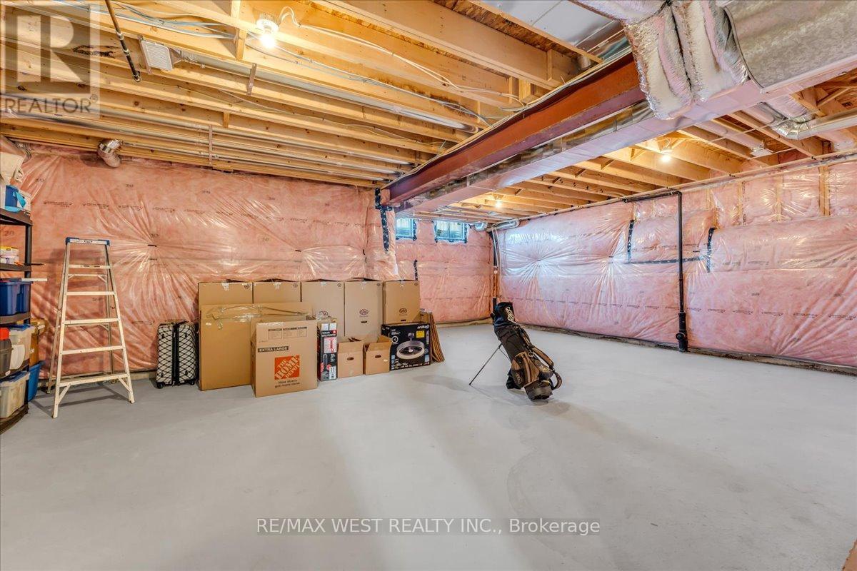 16 JANES CRESCENT - 50