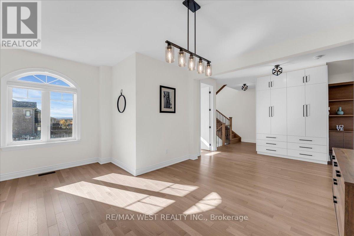 16 JANES CRESCENT - 7