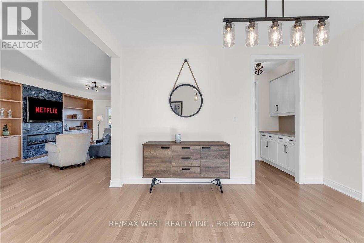 16 JANES CRESCENT - 8
