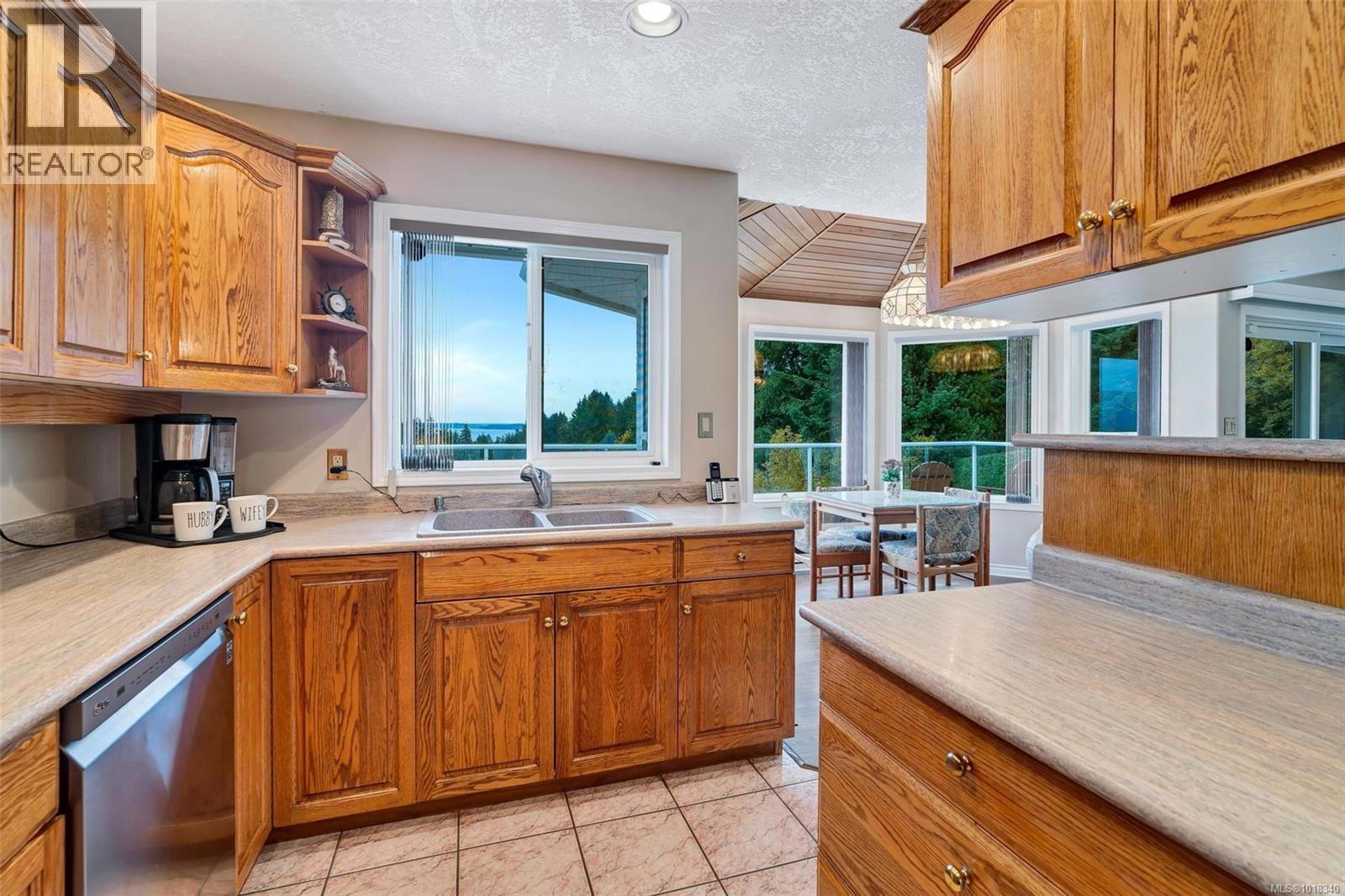 2446 Liggett Rd, Mill Bay