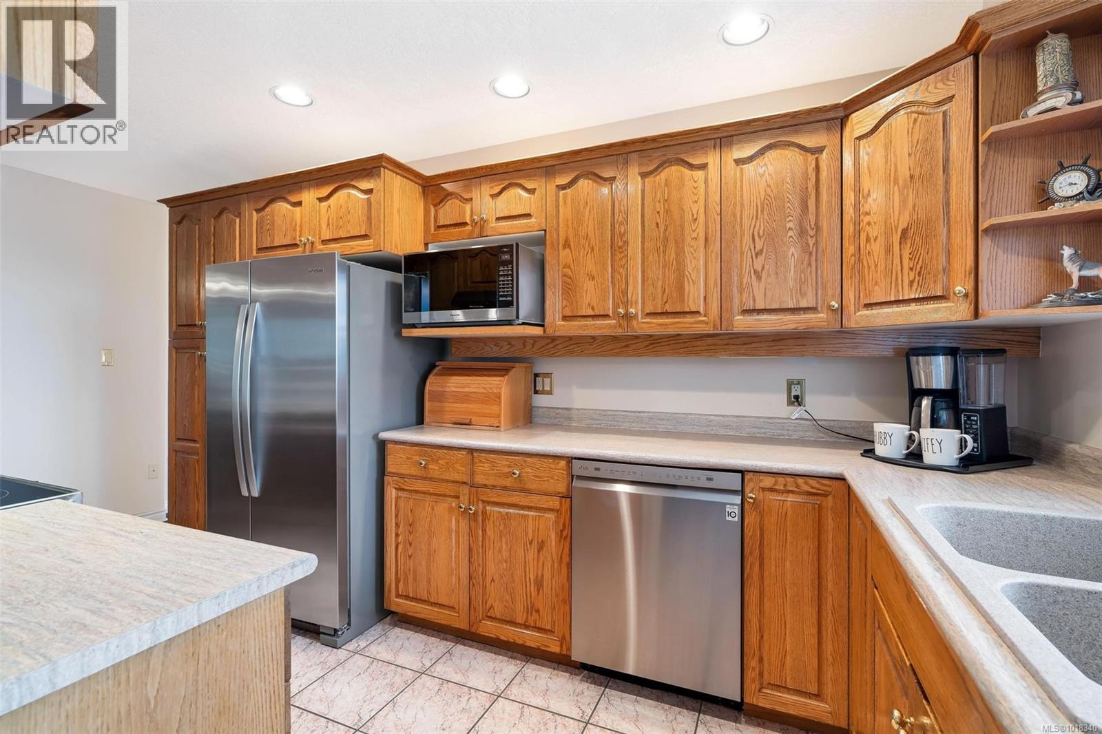 2446 Liggett Rd, Mill Bay