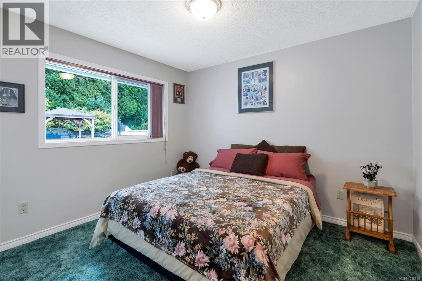 2446 Liggett Rd, Mill Bay