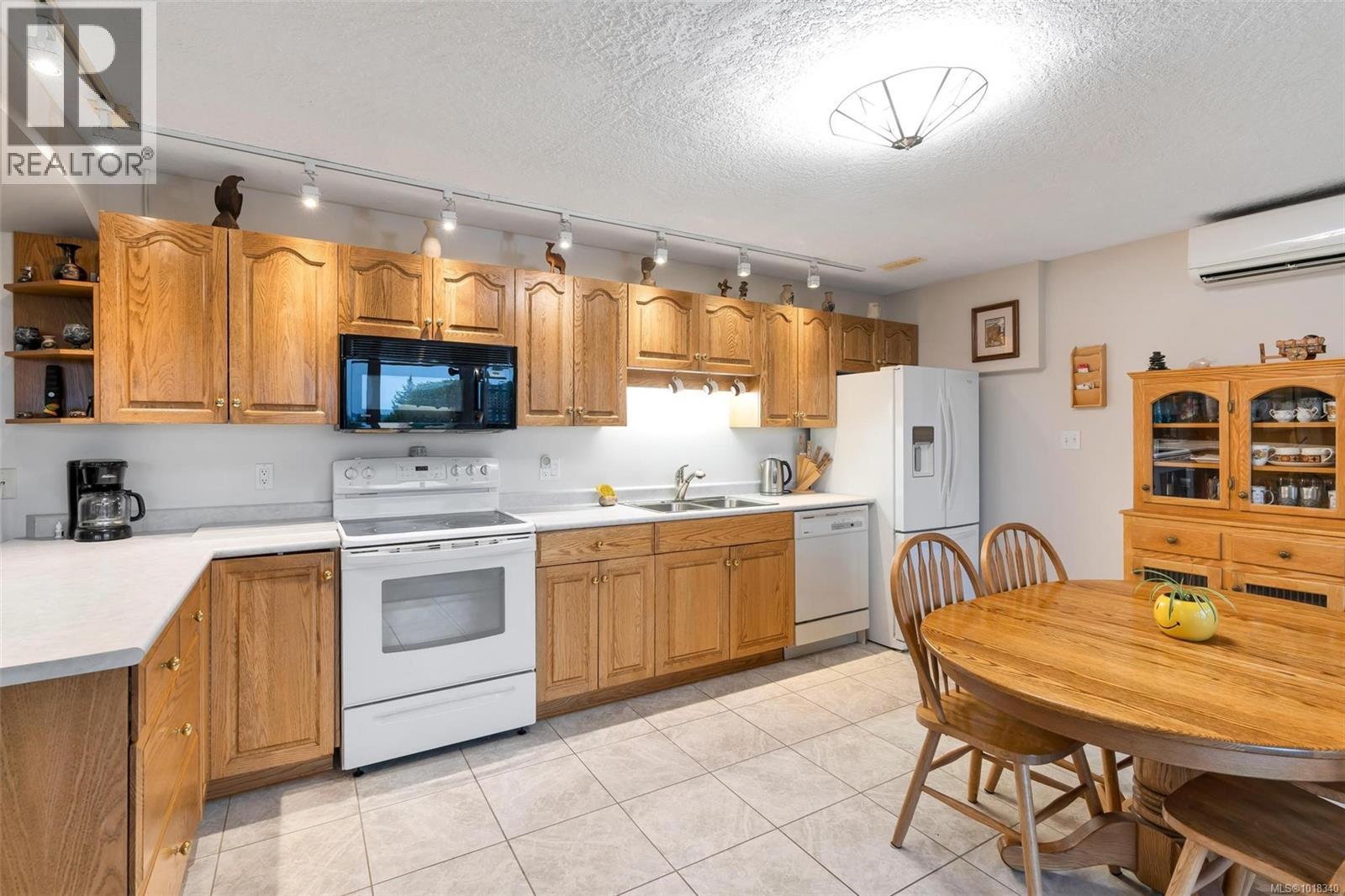 2446 Liggett Rd, Mill Bay