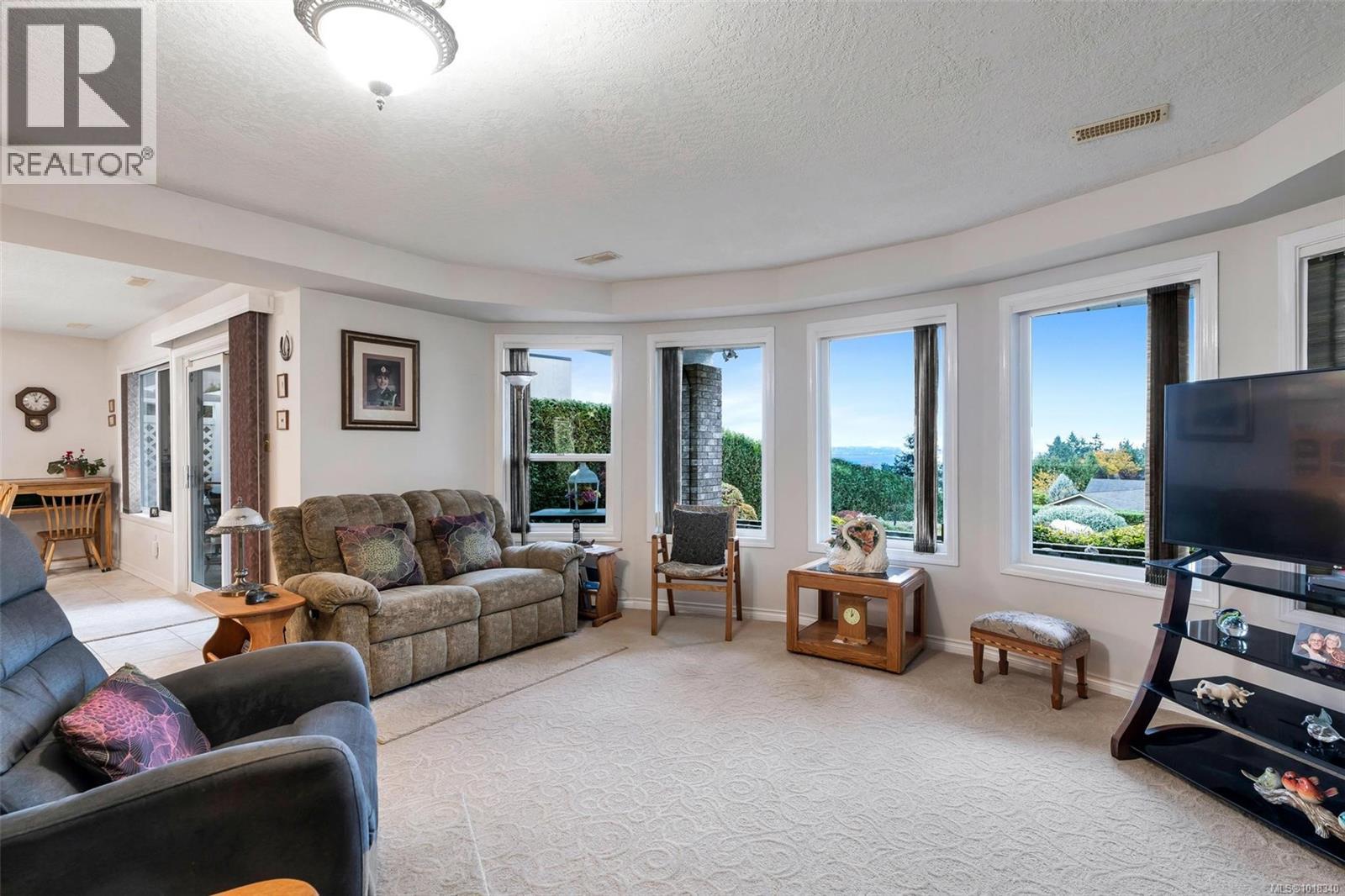 2446 Liggett Rd, Mill Bay