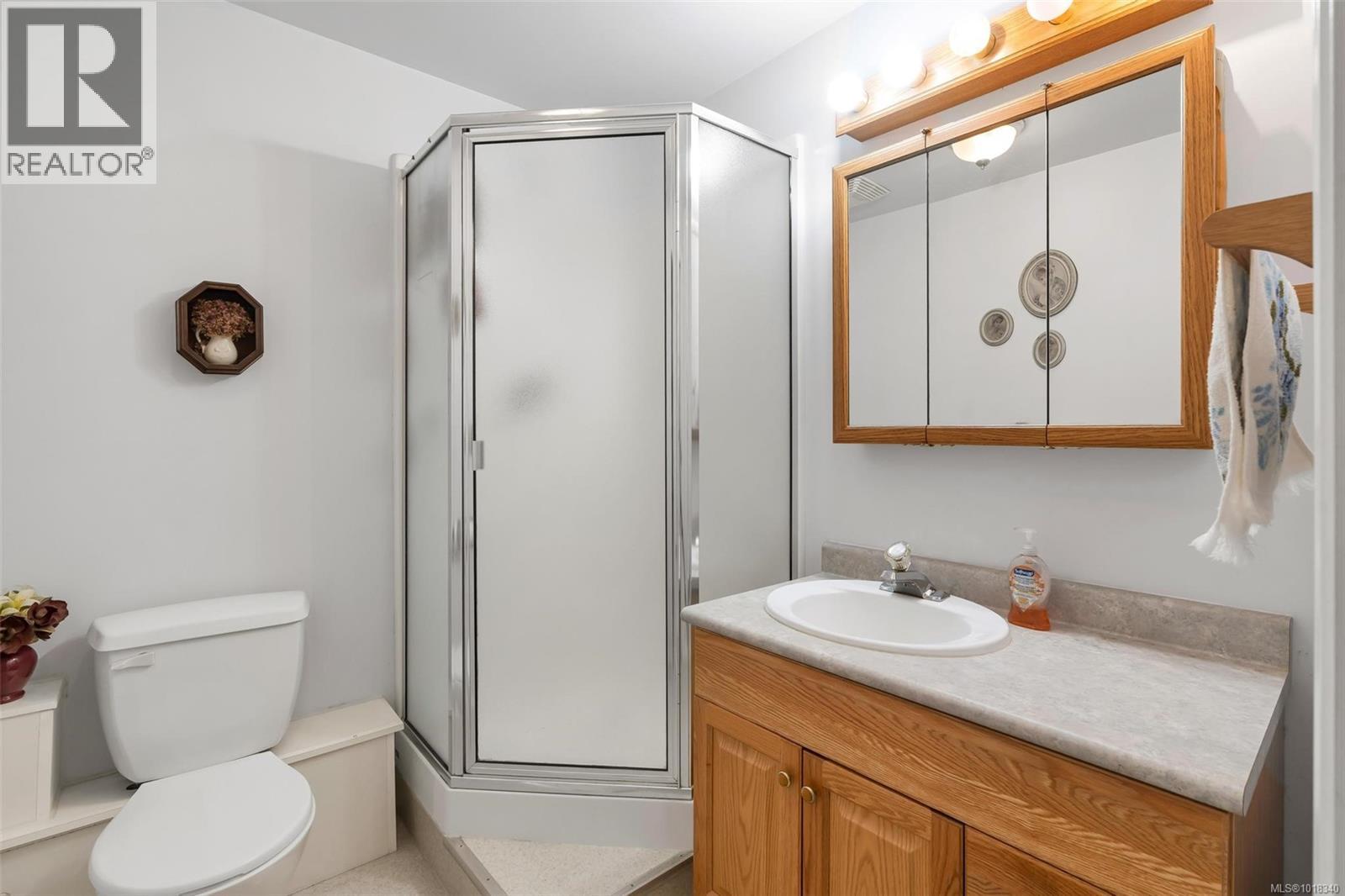 2446 Liggett Rd, Mill Bay