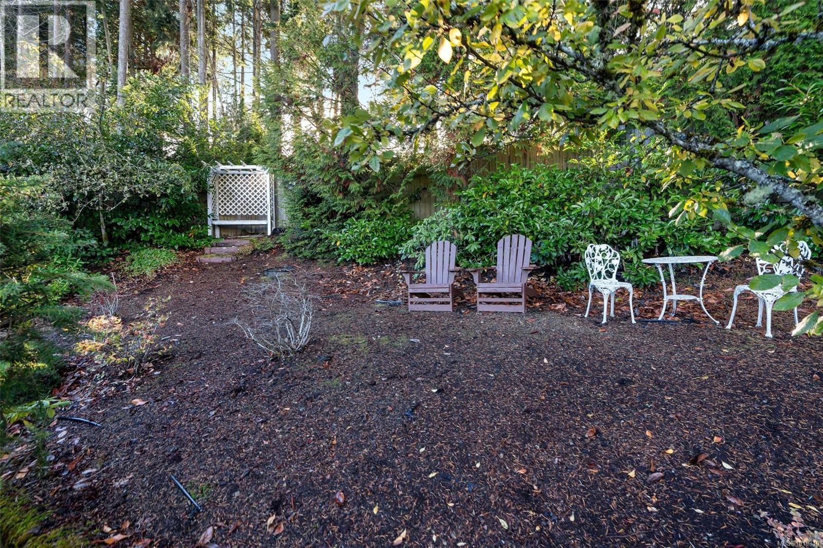 2446 Liggett Rd, Mill Bay