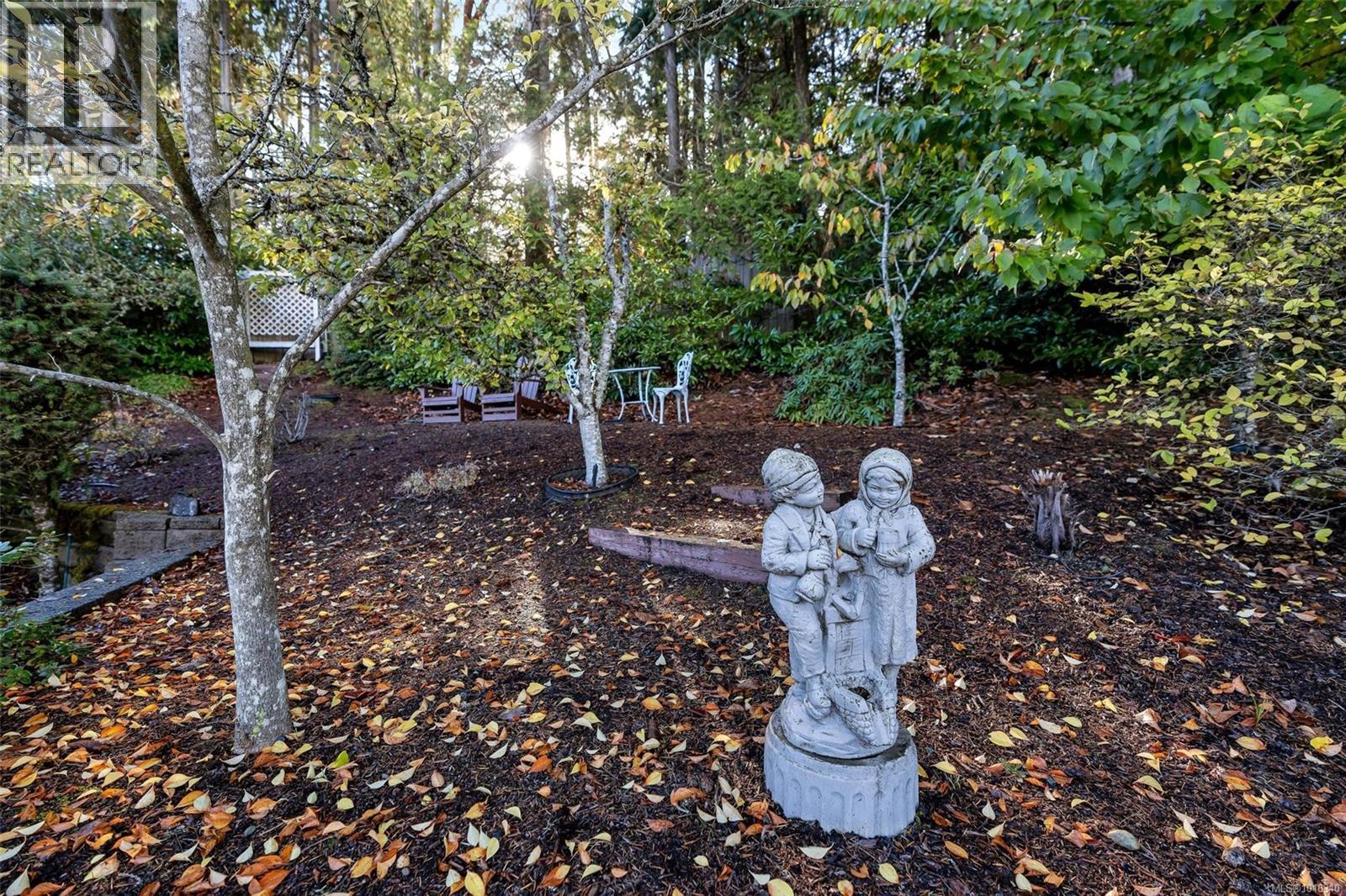 2446 Liggett Rd, Mill Bay