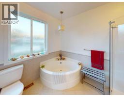 4pc Bathroom - 4880 Sanderson Road, Texada Island, BC V0N3K0 Photo 9