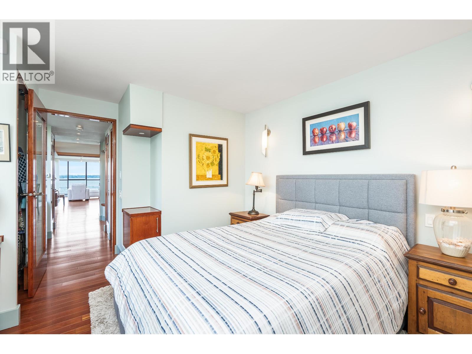 103 2108 ARGYLE AVENUE, West Vancouver