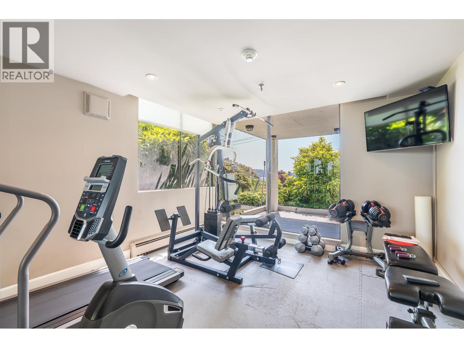 103 2108 ARGYLE AVENUE, West Vancouver