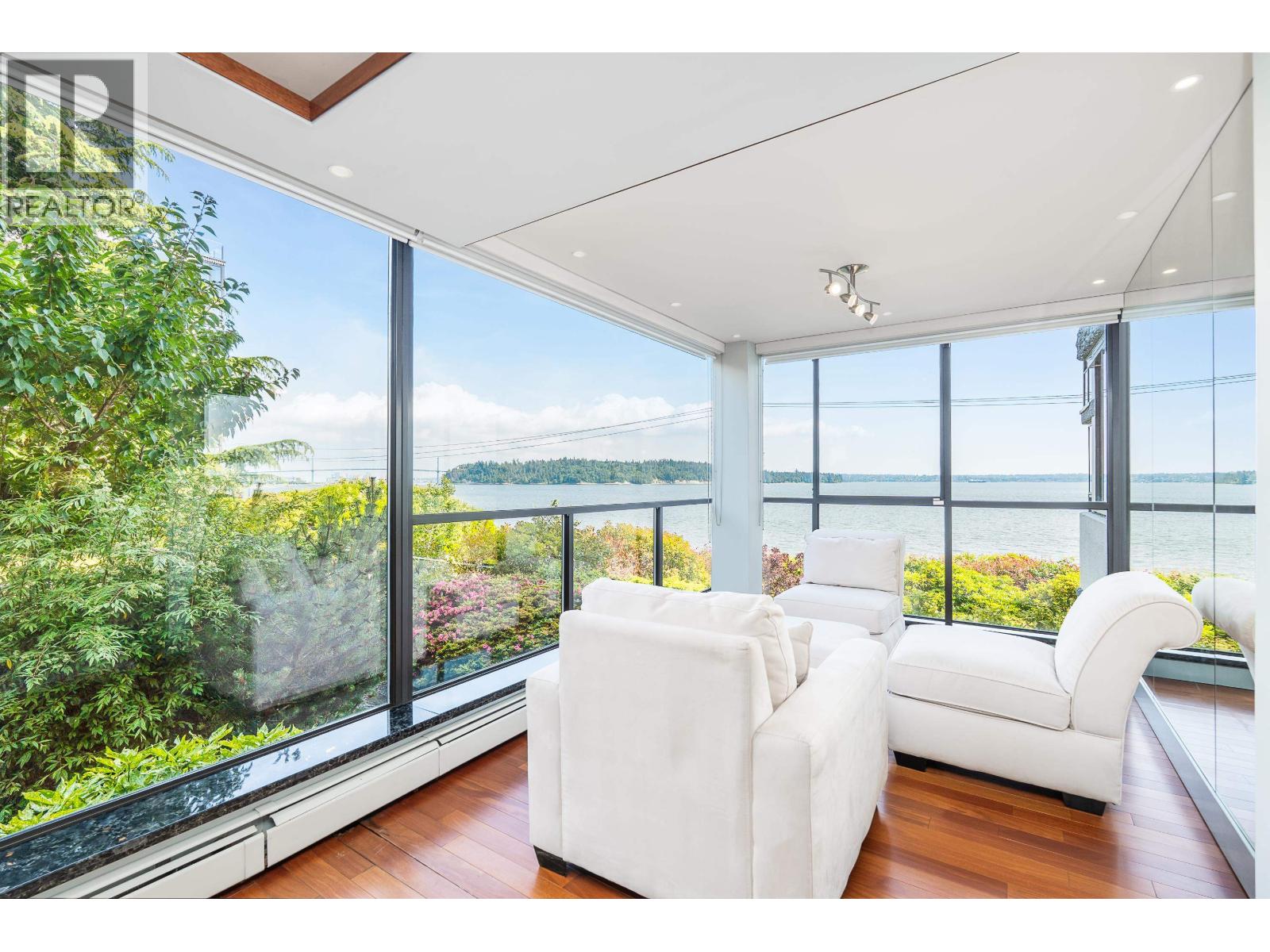 103 2108 ARGYLE AVENUE, West Vancouver