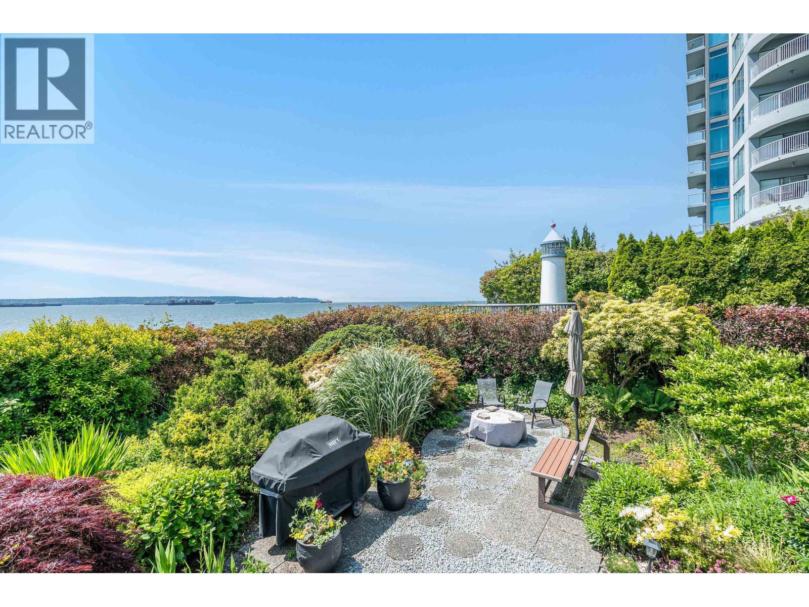103 2108 ARGYLE AVENUE, West Vancouver