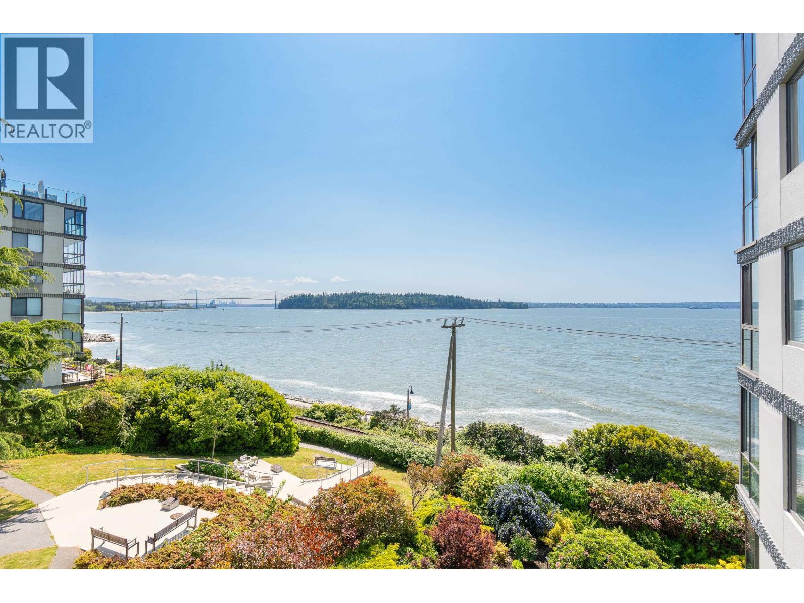 103 2108 ARGYLE AVENUE, West Vancouver