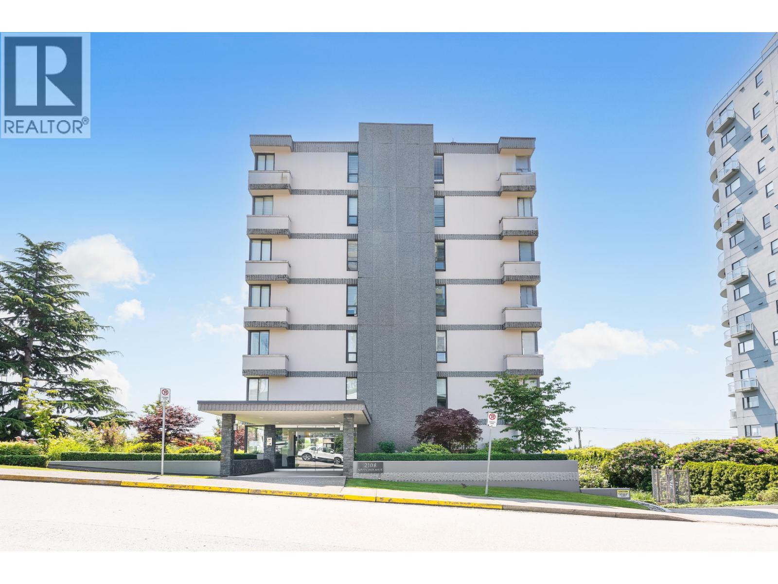 103 2108 ARGYLE AVENUE, West Vancouver