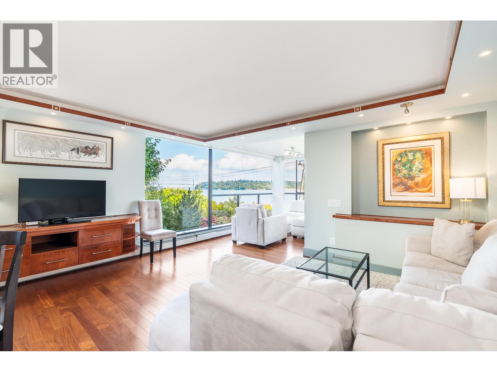 103 2108 ARGYLE AVENUE, West Vancouver