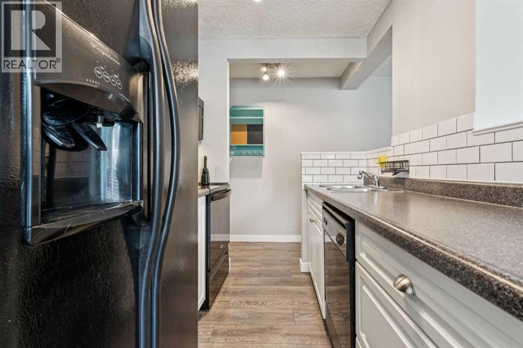 Single Family House for Sale in    Avenue SW Sunalta Calgary 