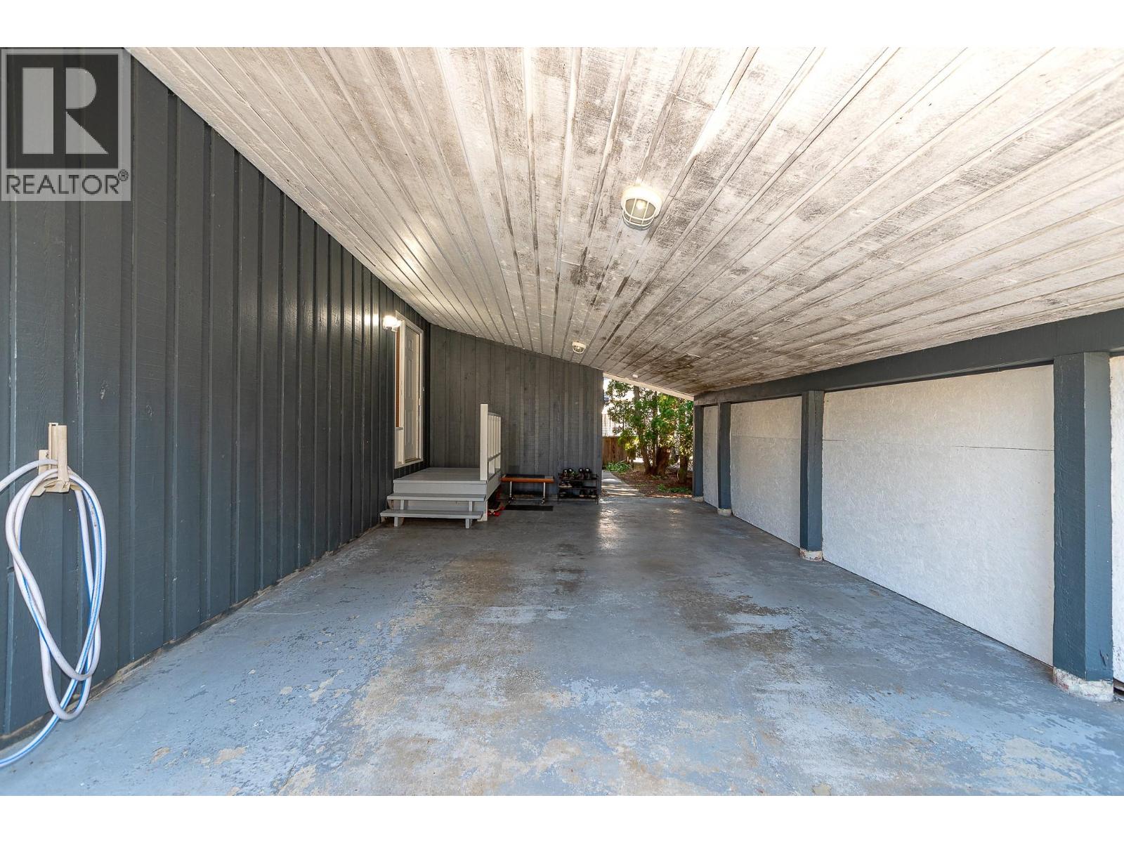 602 Maple Street, Sicamous