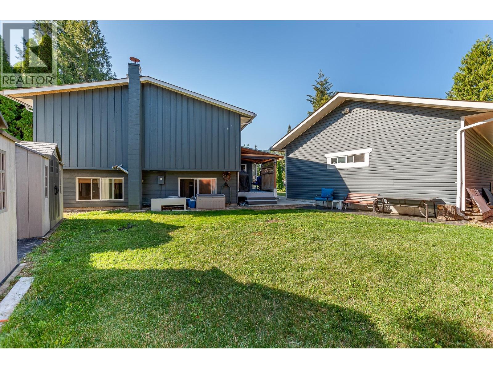 602 Maple Street, Sicamous
