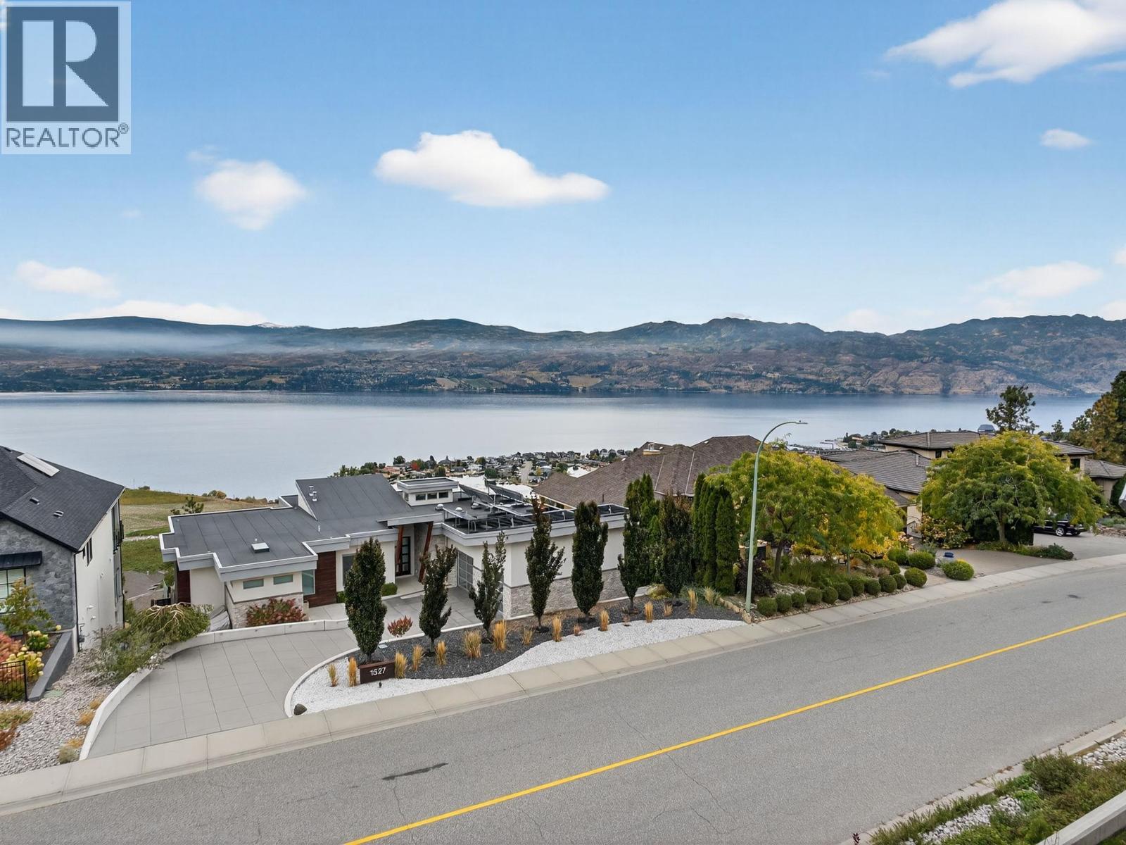  1534 Gregory Road, West Kelowna
