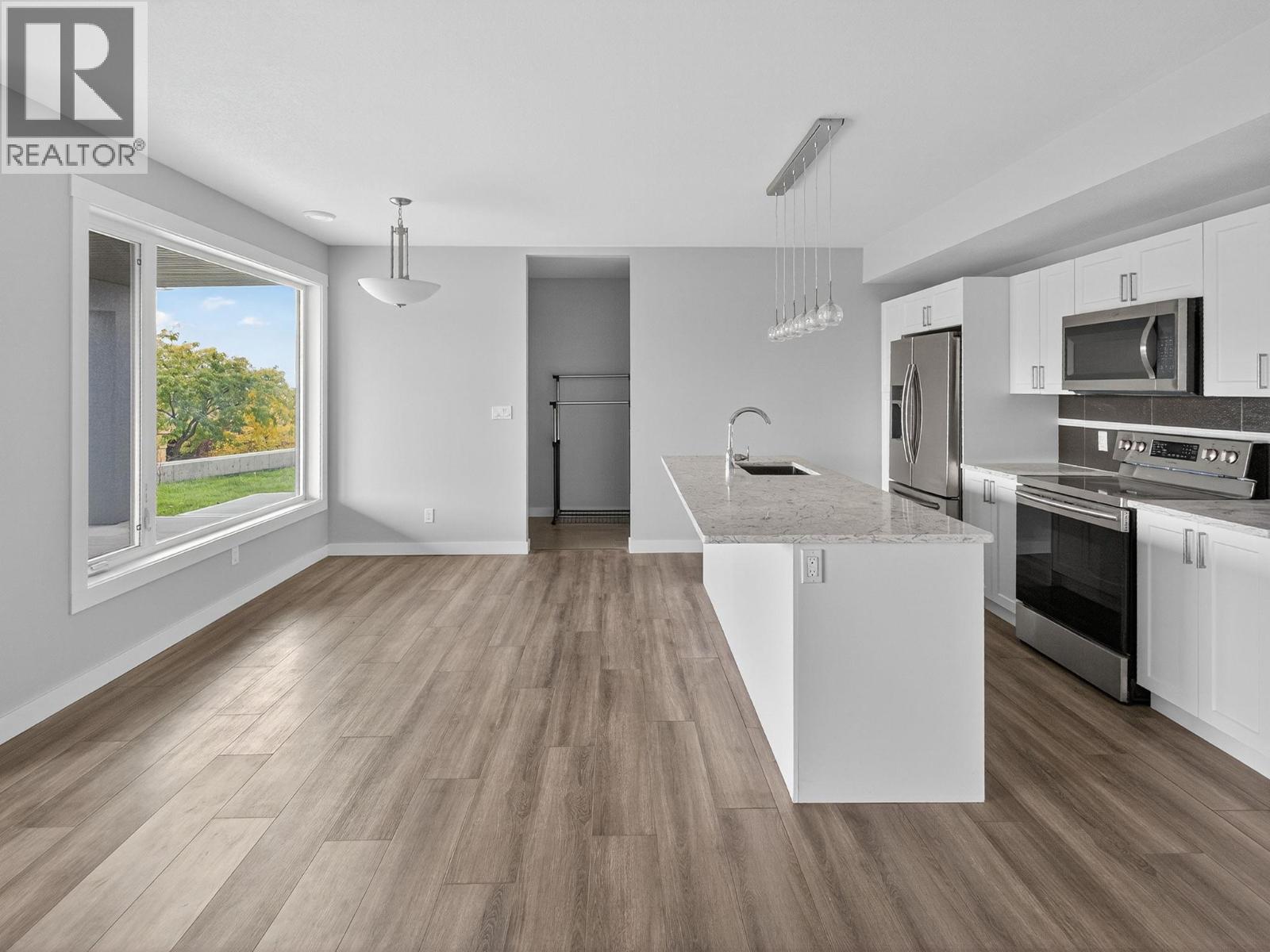  1534 Gregory Road, West Kelowna