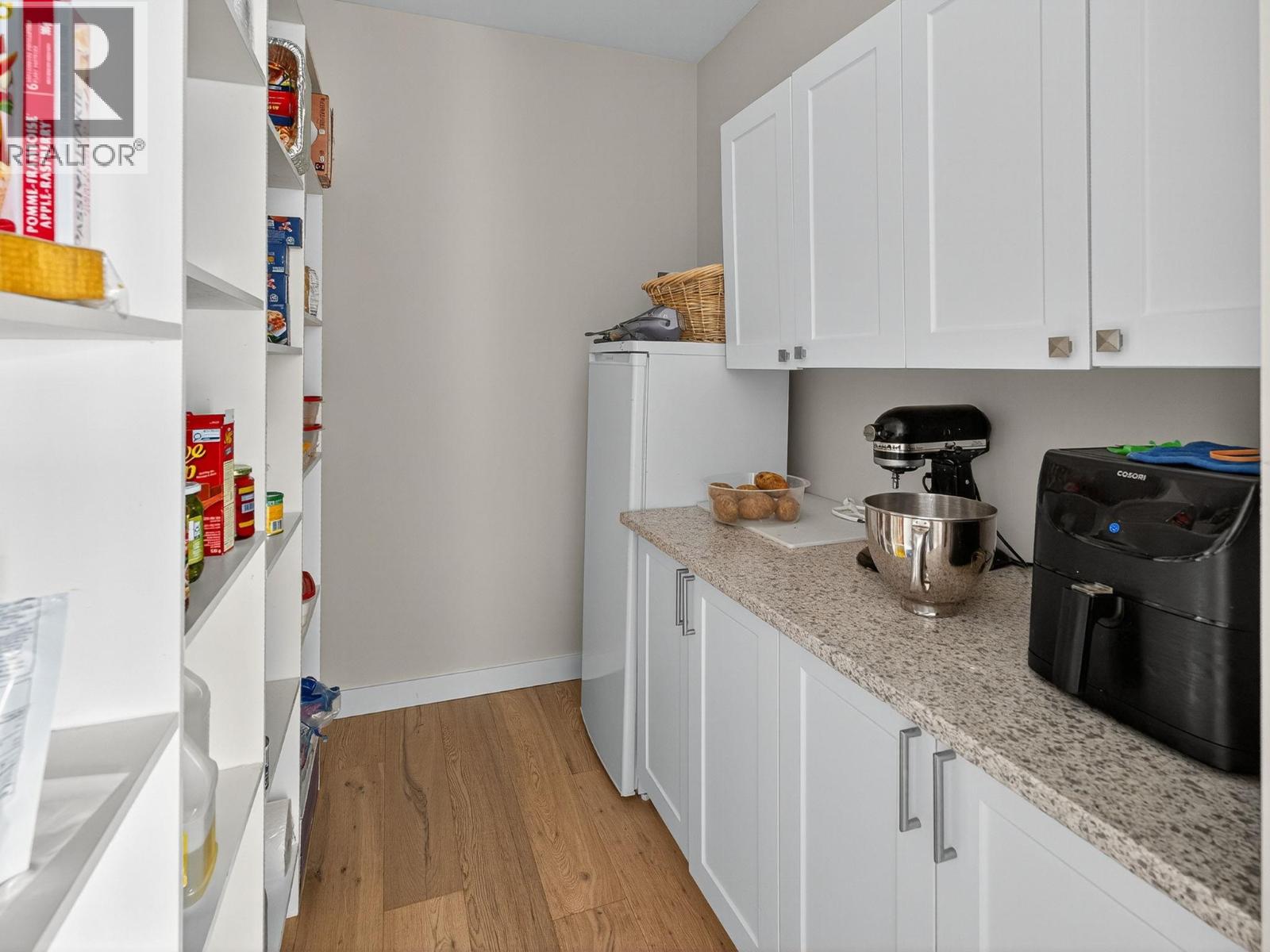  1534 Gregory Road, West Kelowna