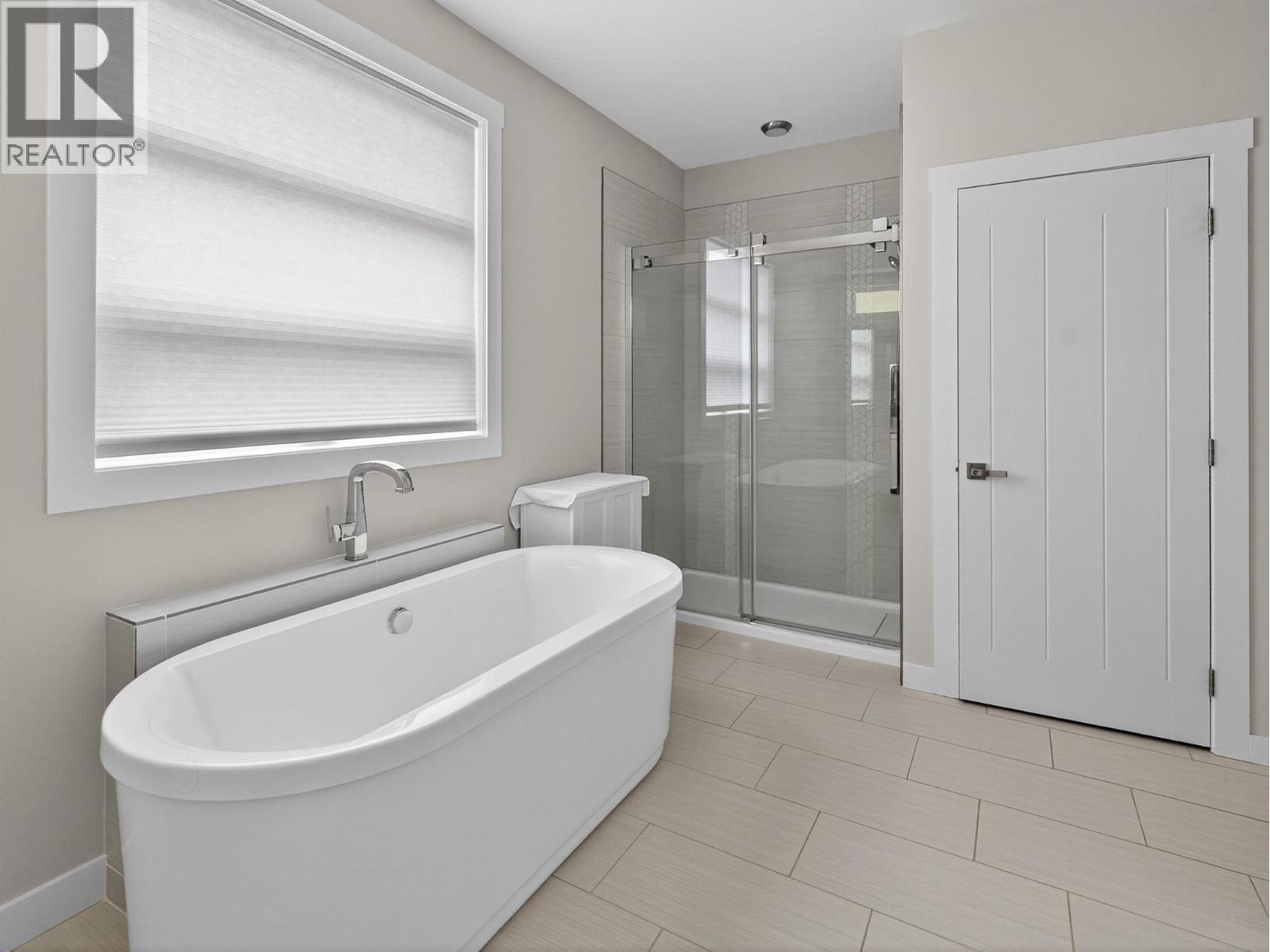  1534 Gregory Road, West Kelowna