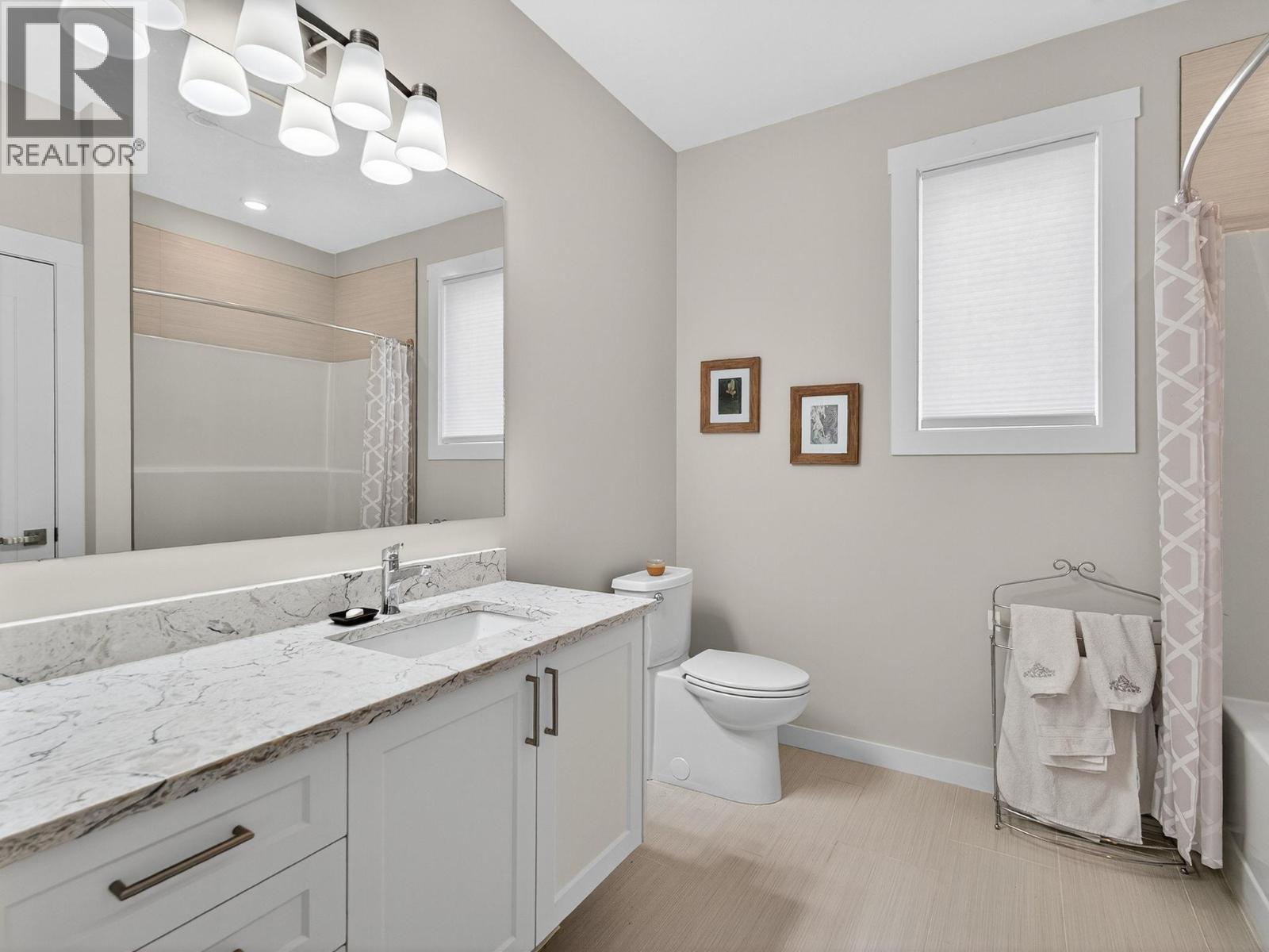  1534 Gregory Road, West Kelowna