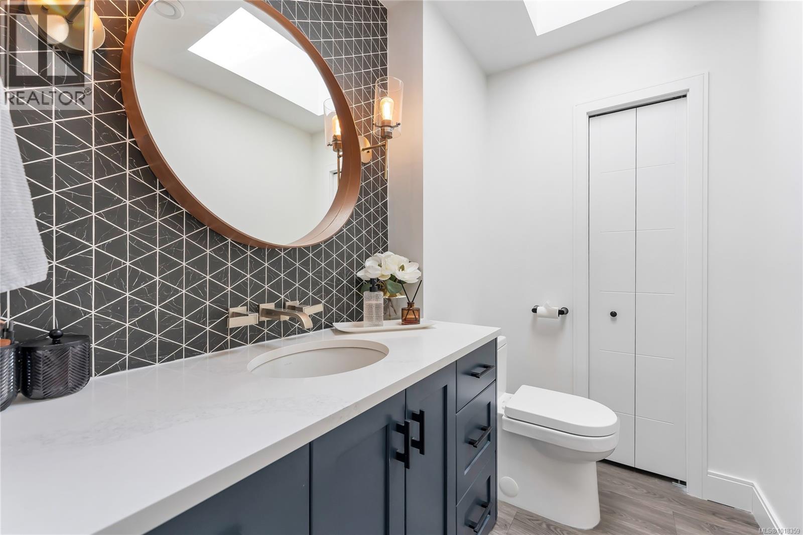  972 Seapearl Place, Saanich