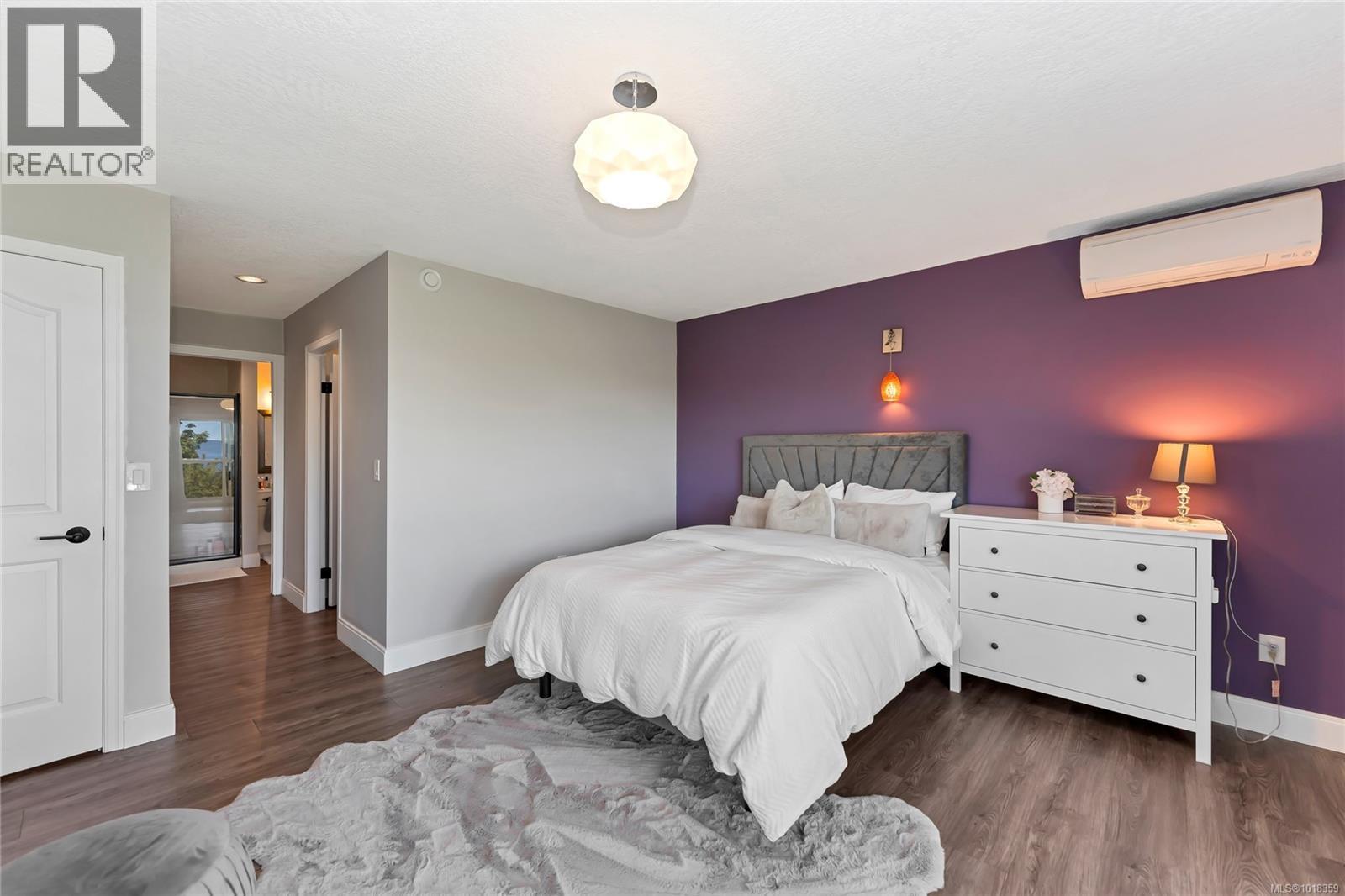  972 Seapearl Place, Saanich