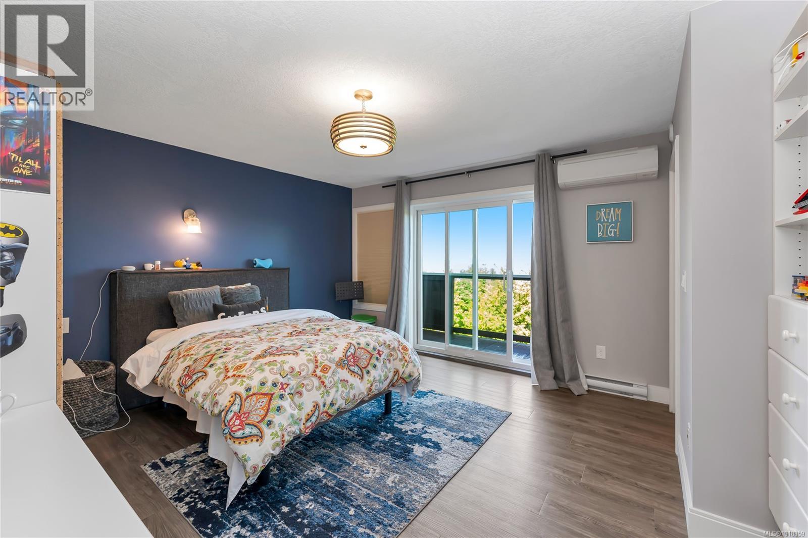  972 Seapearl Place, Saanich