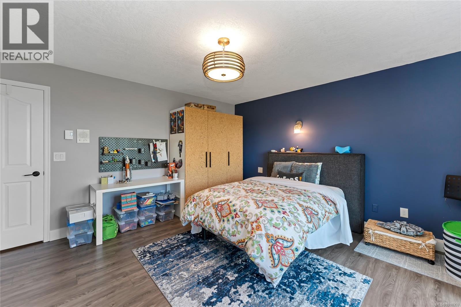  972 Seapearl Place, Saanich