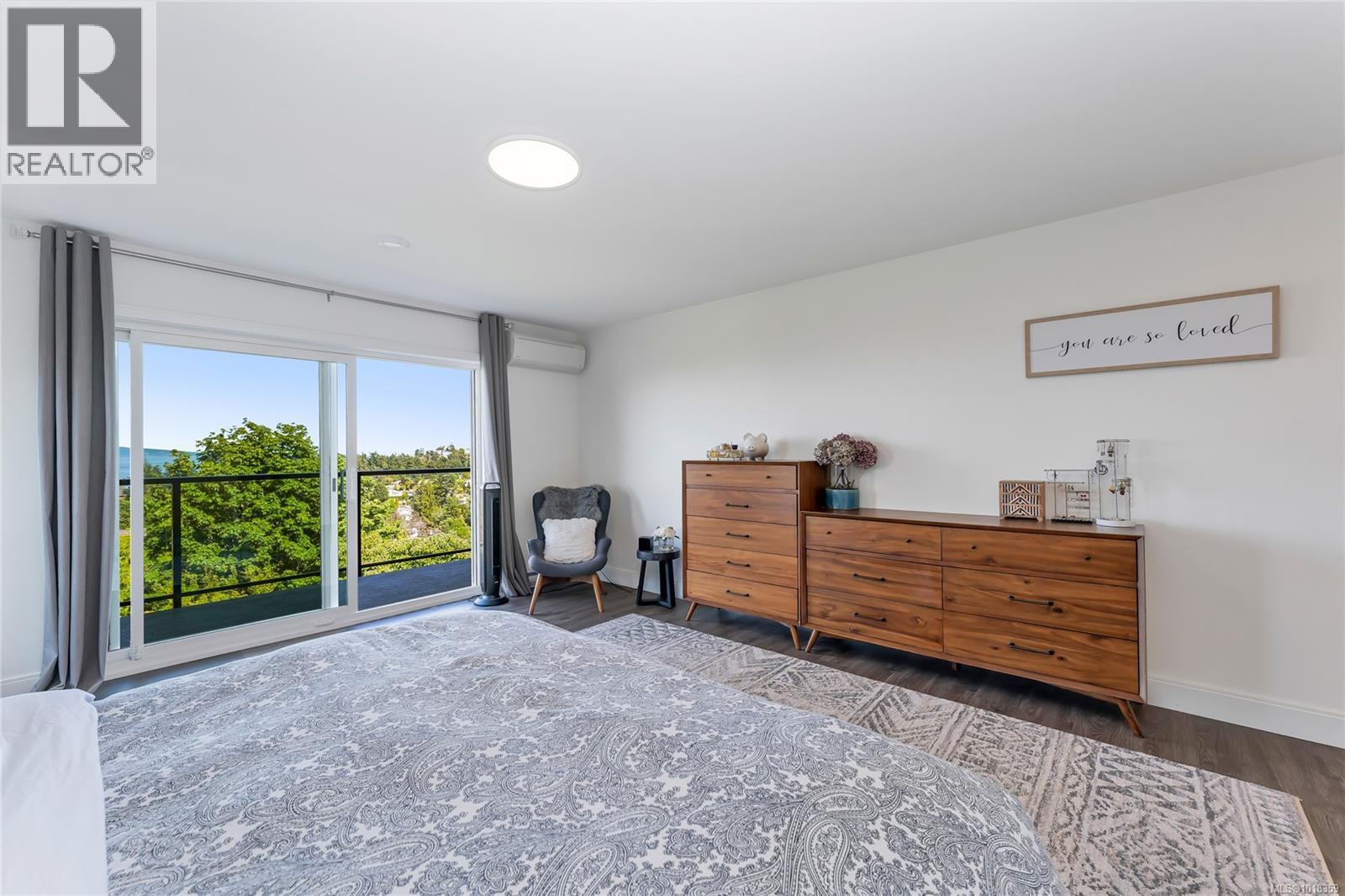  972 Seapearl Place, Saanich