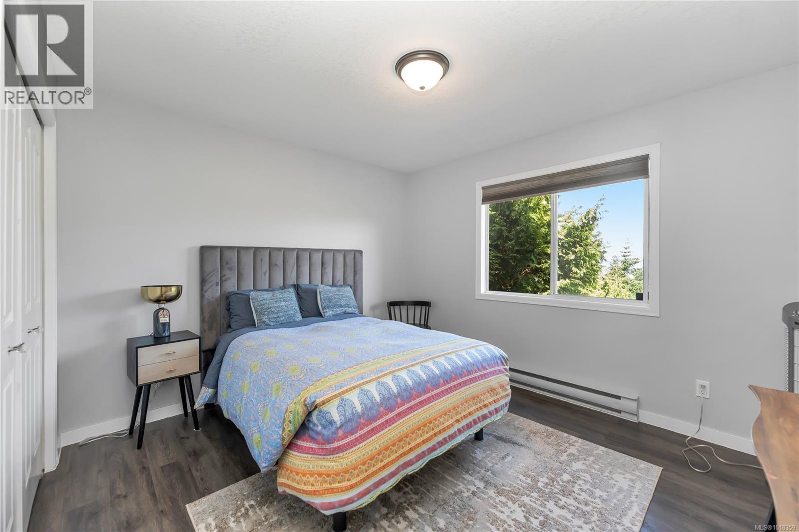  972 Seapearl Place, Saanich