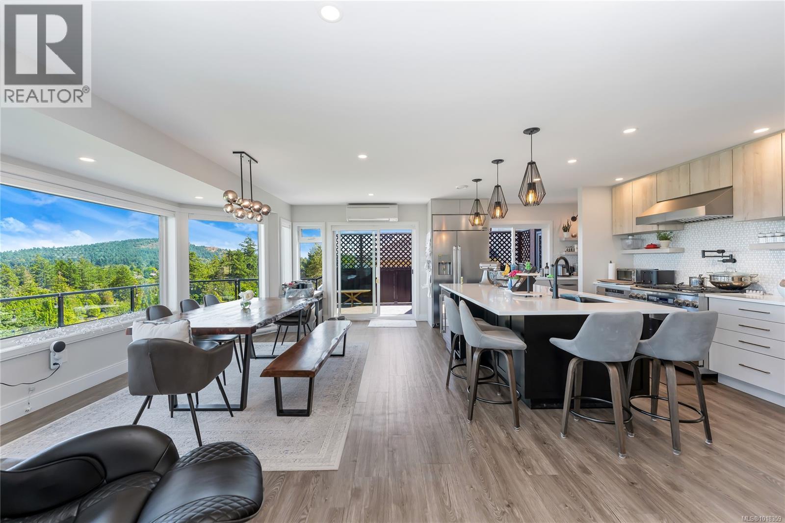  972 Seapearl Place, Saanich