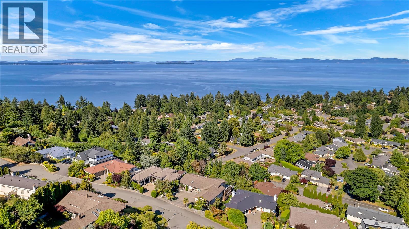  972 Seapearl Place, Saanich