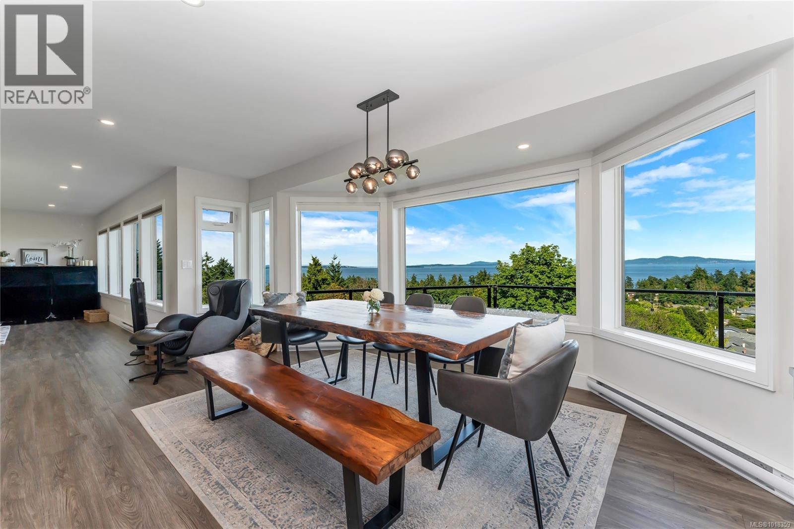  972 Seapearl Place, Saanich