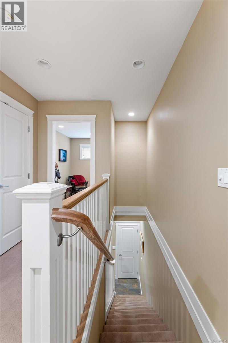  2324 Malaview Avenue, Sidney