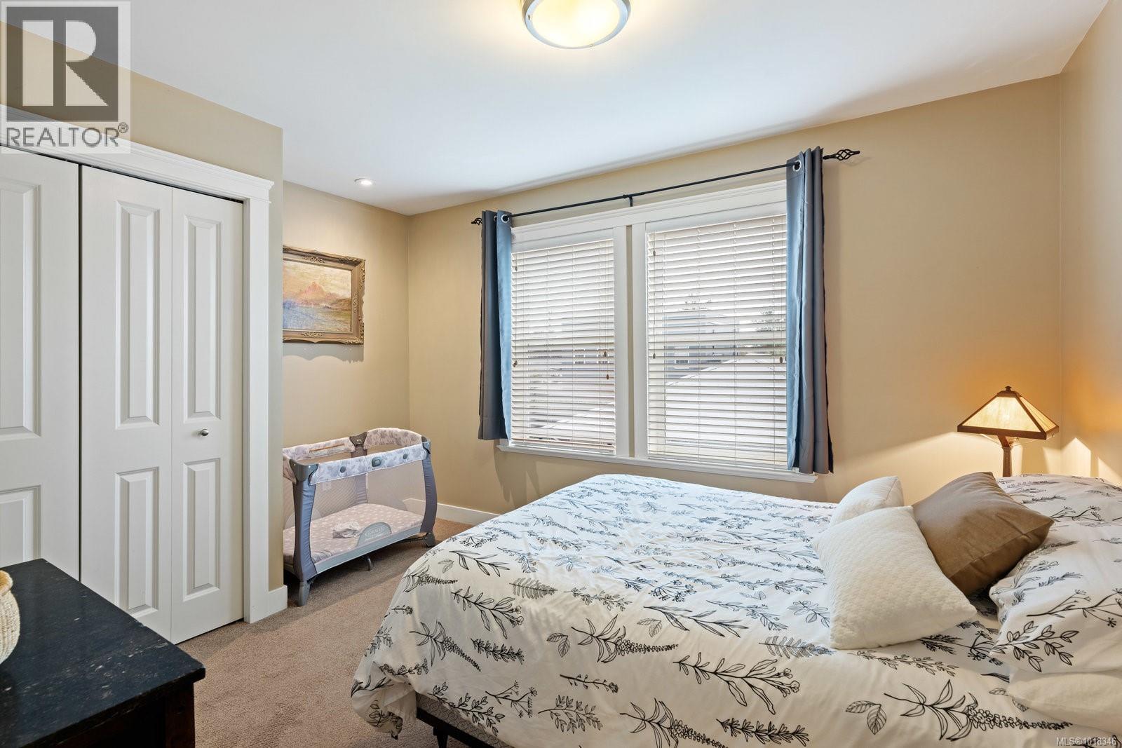  2324 Malaview Avenue, Sidney