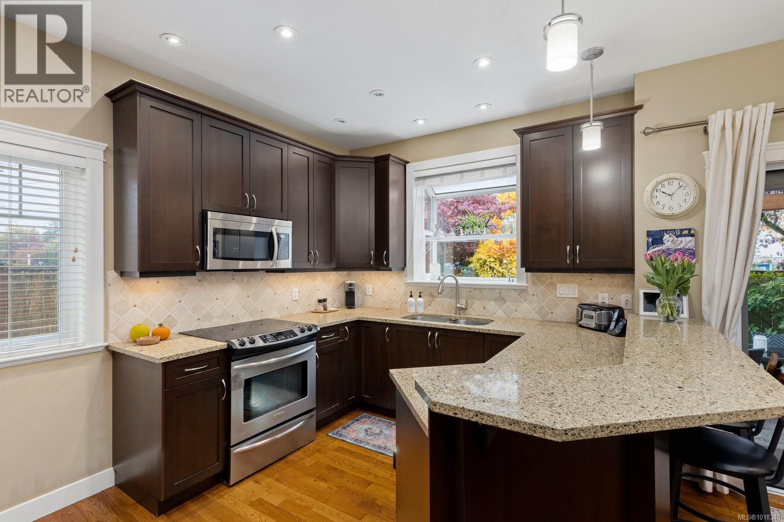  2324 Malaview Avenue, Sidney