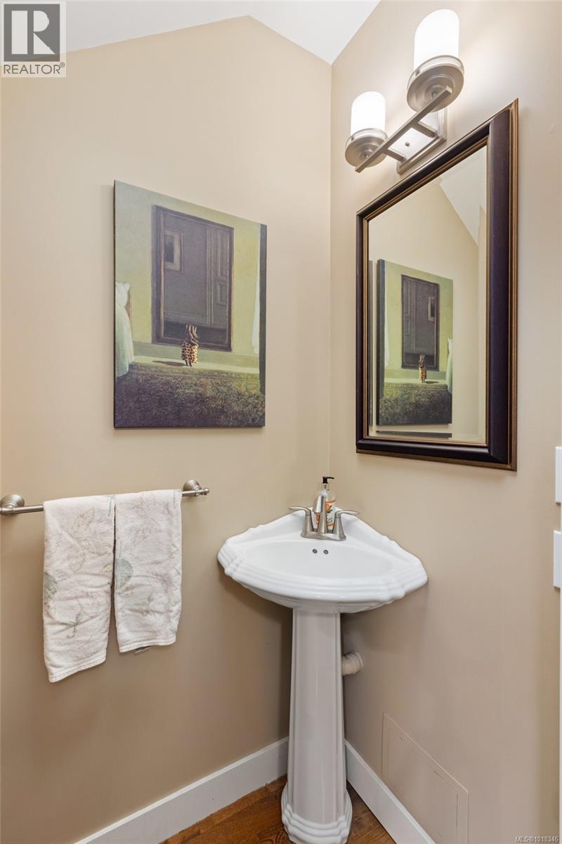  2324 Malaview Avenue, Sidney