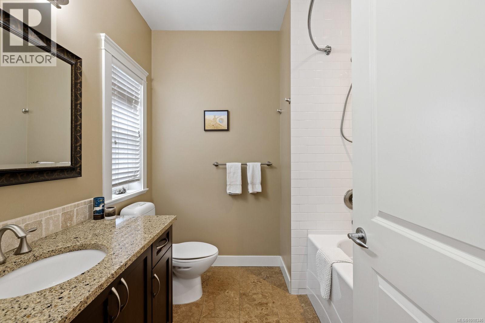  2324 Malaview Avenue, Sidney