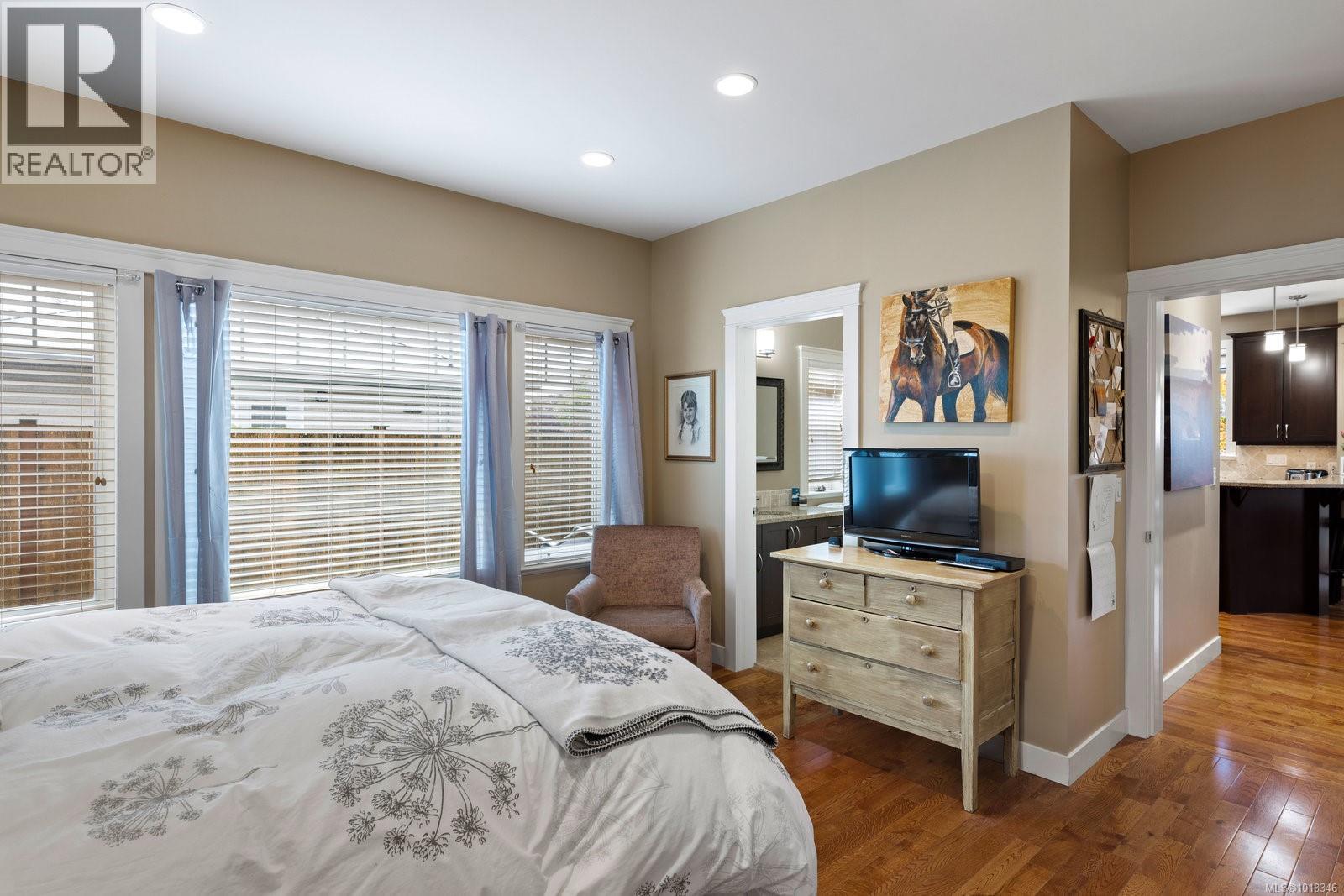  2324 Malaview Avenue, Sidney