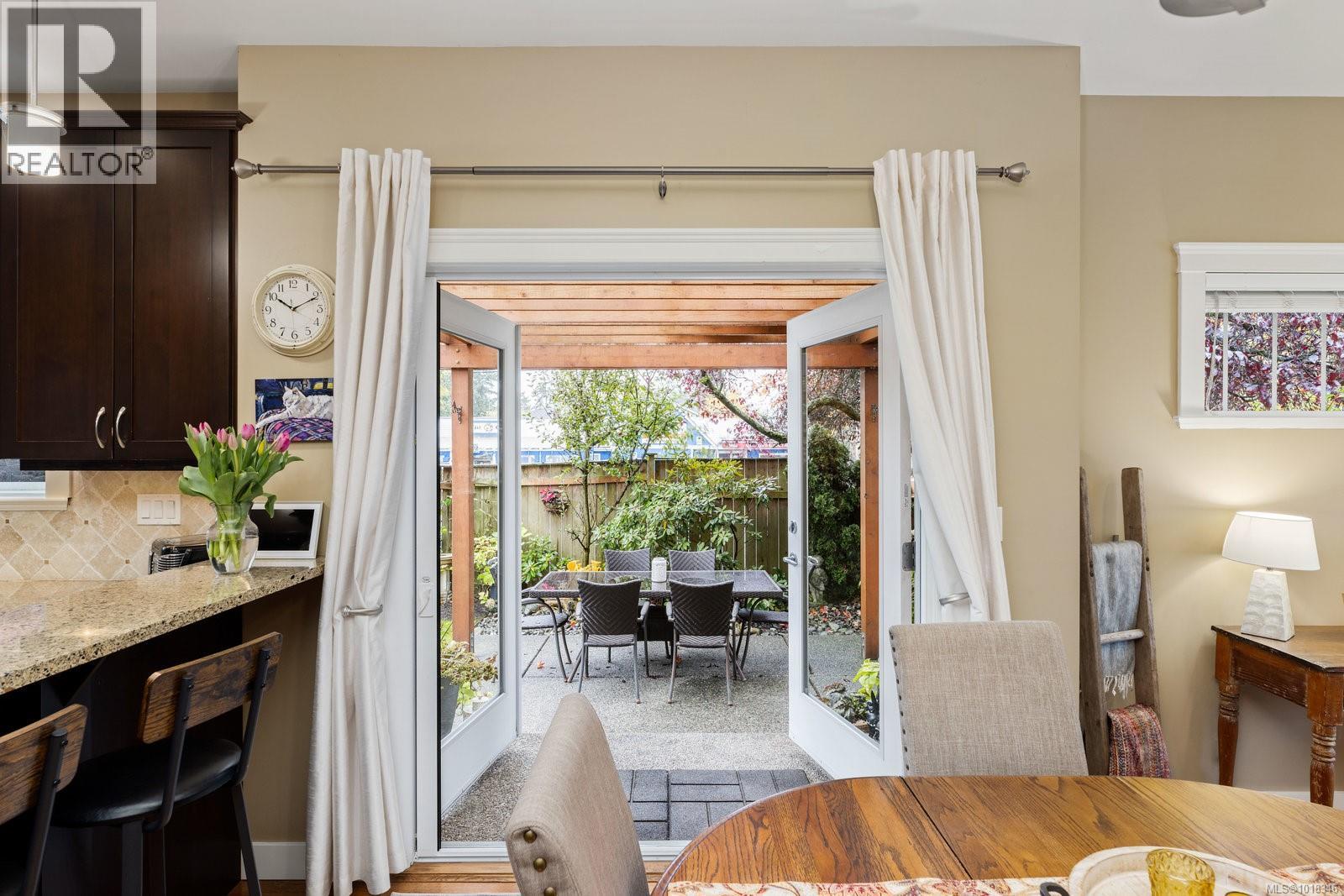  2324 Malaview Avenue, Sidney