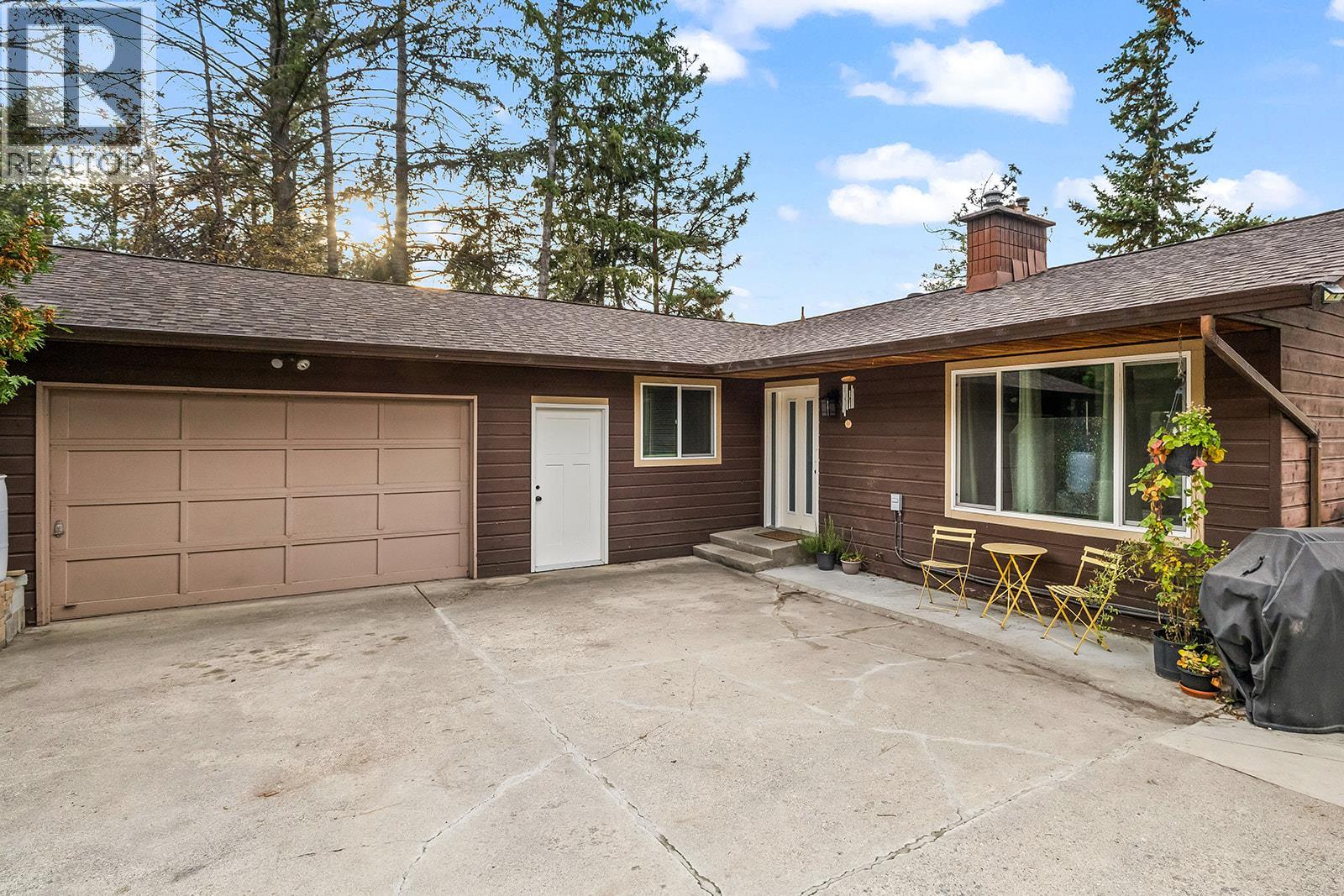 2420 BOUCHERIE ROAD - 52