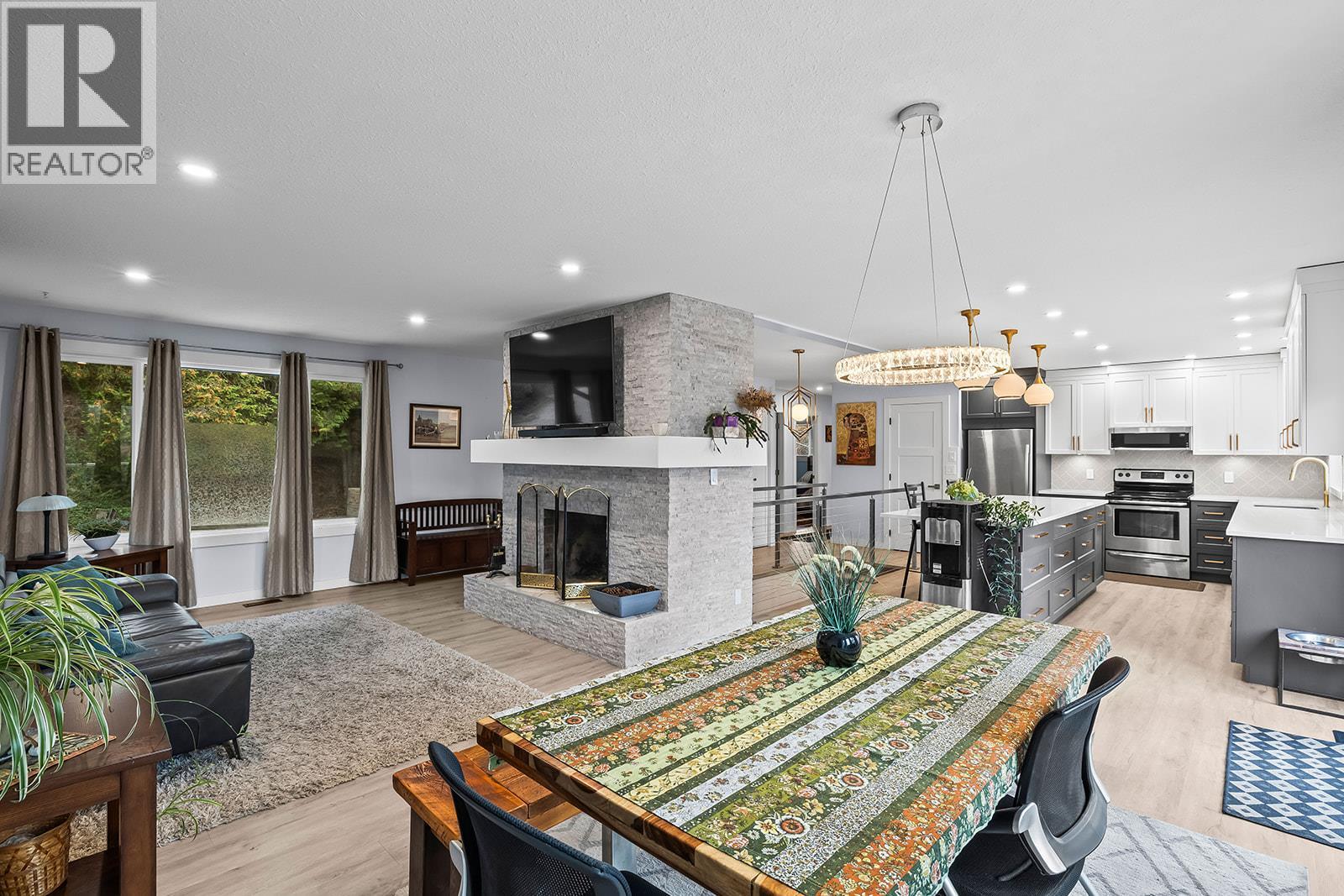 2420 BOUCHERIE ROAD - 12