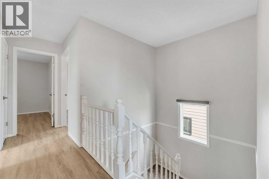 Single Family House for Sale in  Edgeford Way NW Edgemont Calgary 