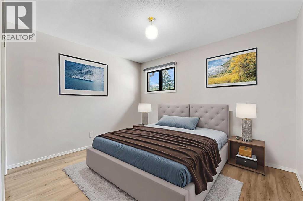 Single Family House for Sale in  Edgeford Way NW Edgemont Calgary 