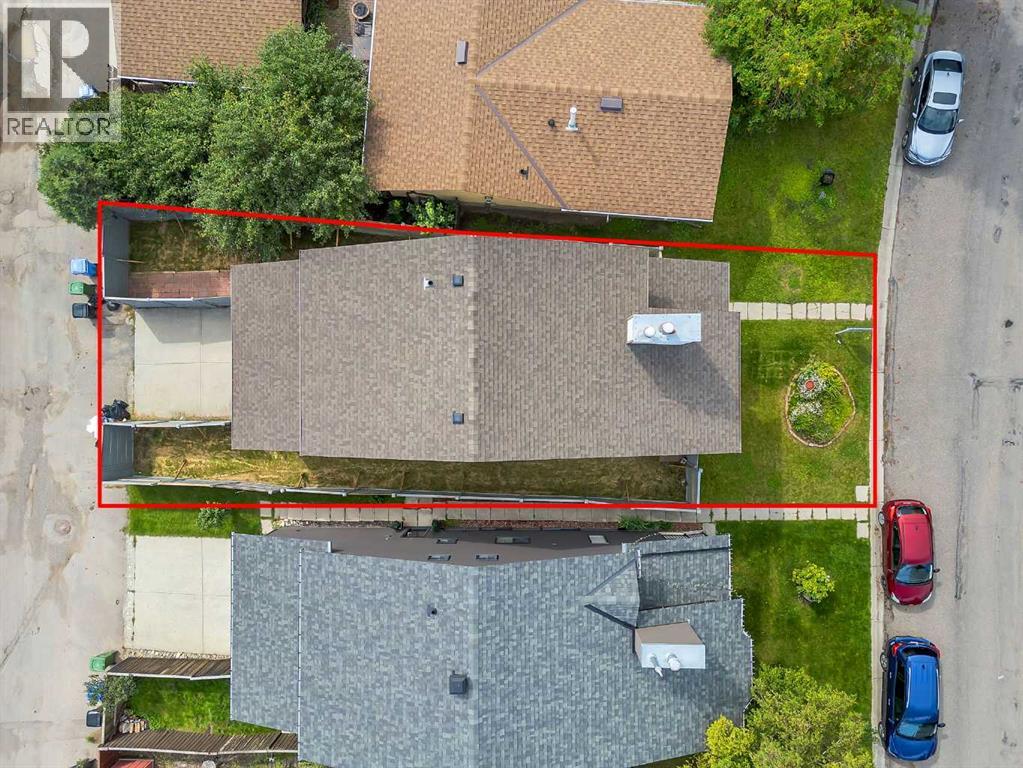 Single Family House for Sale in  Edgeford Way NW Edgemont Calgary 