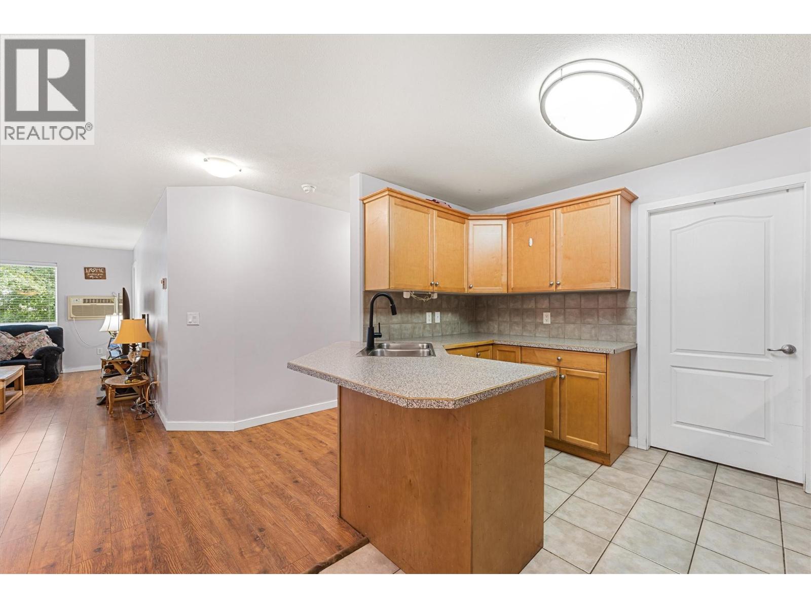 113 260 Franklyn Road, Kelowna