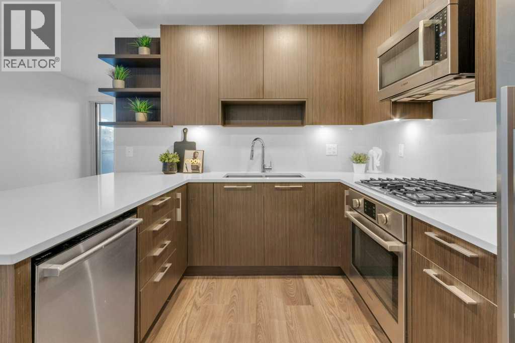 Quartz countertops, under-cabinet lighting